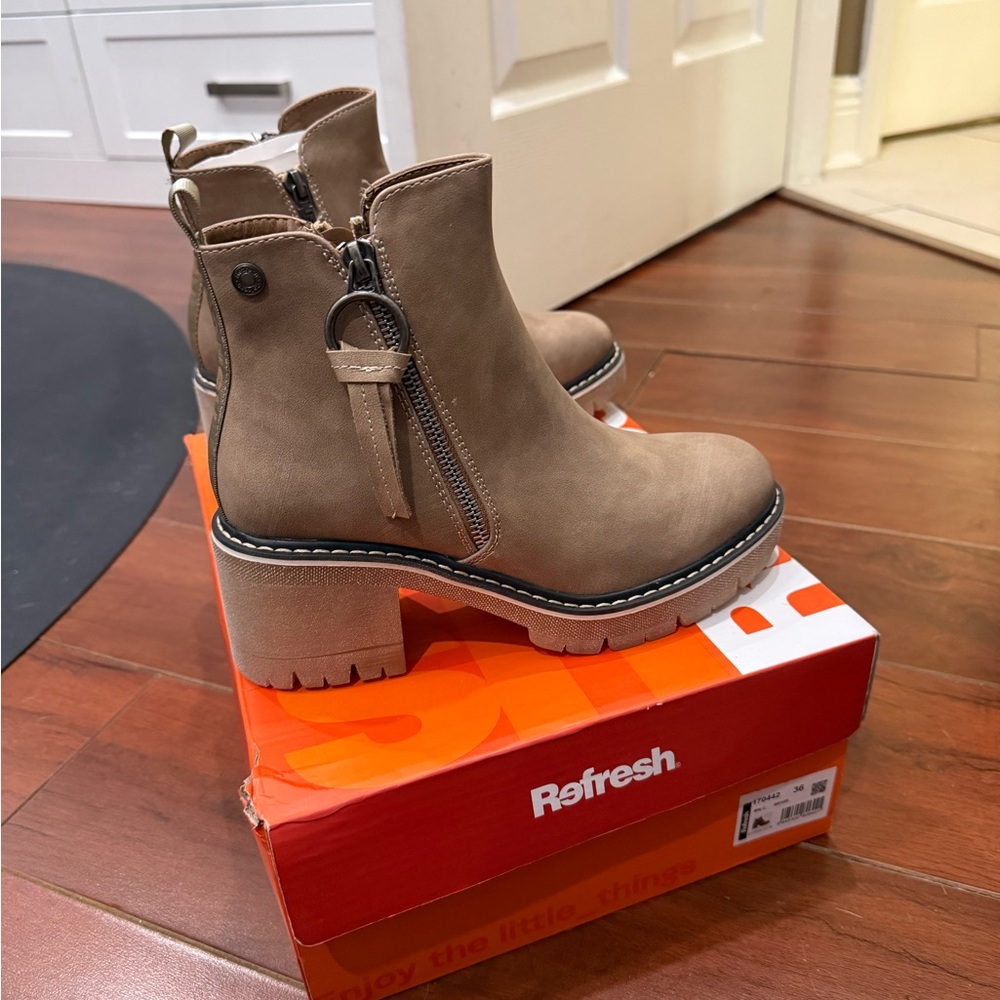 Refresh Women's Brown Ankle Booties